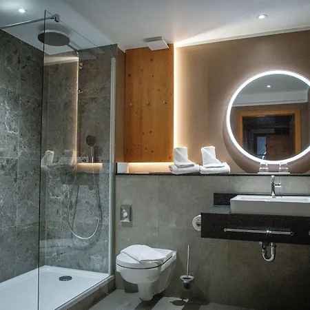 Hotell Hofgut Sternen - Ravennaschlucht 4*