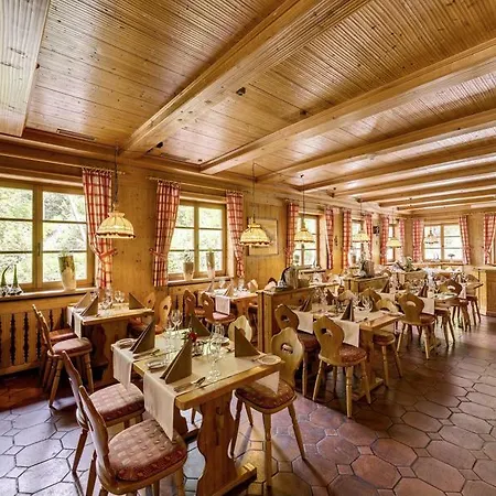 Hotel Hofgut Sternen - Ravennaschlucht 4*